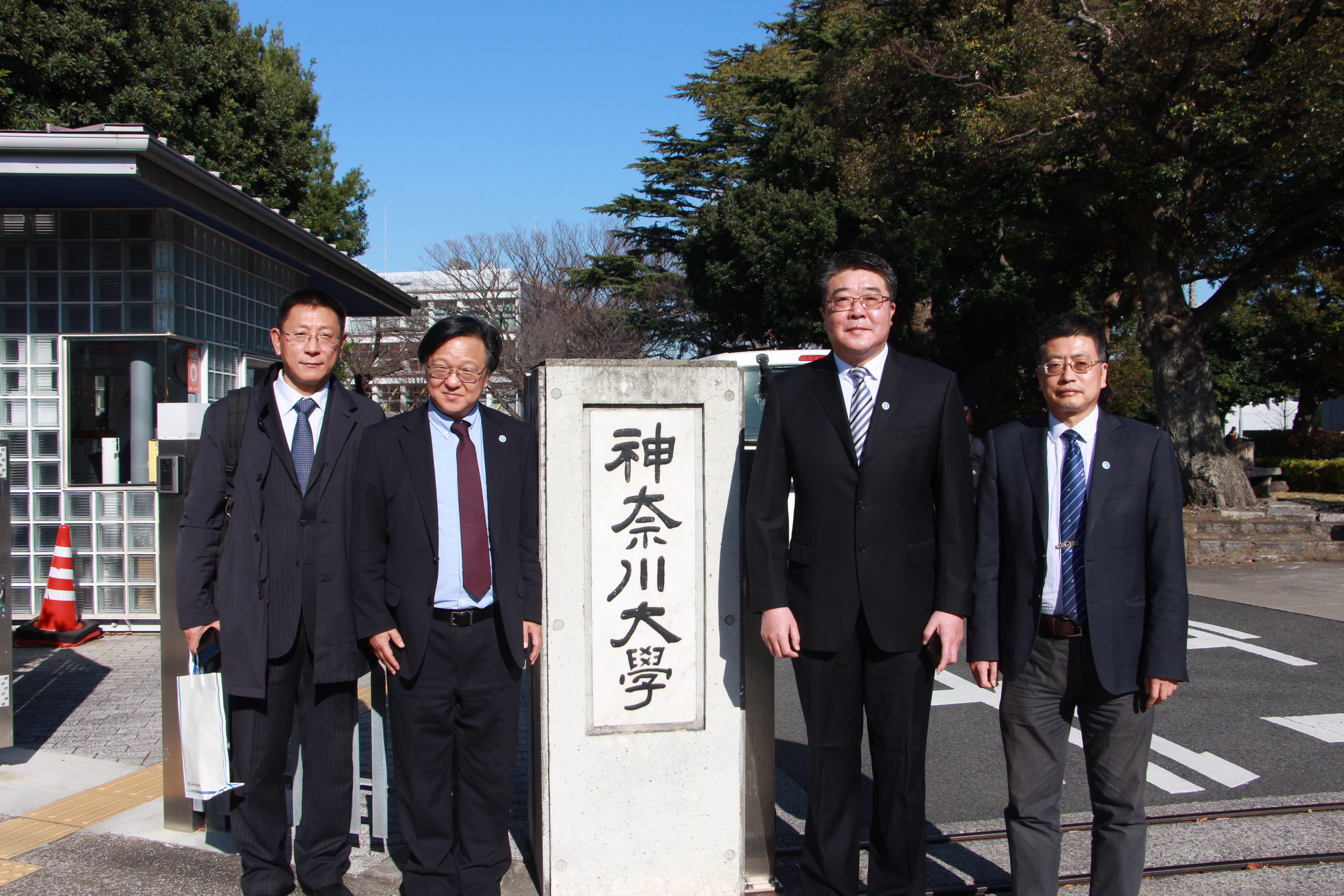 访问日本期间,王亚军一行先后访问了神奈川大学,早稻田大学,北九州市