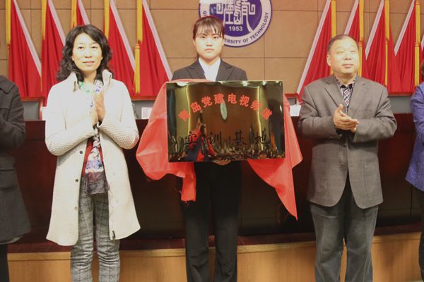 点击这里用新窗口浏览图片